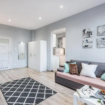 Appartamento Rent Like - Plac J. Bema 5a Breslavia