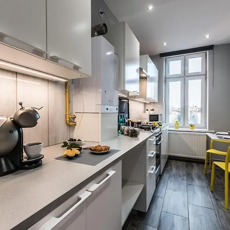 Rent Like - Plac J. Bema 5a * Breslavia